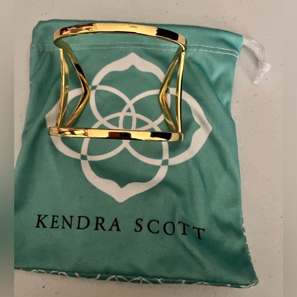 Kendra Scott pinch bracelet